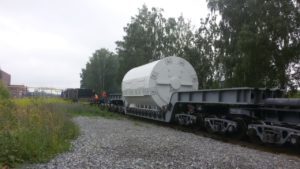 Статор на платформе по пути в Красноярск