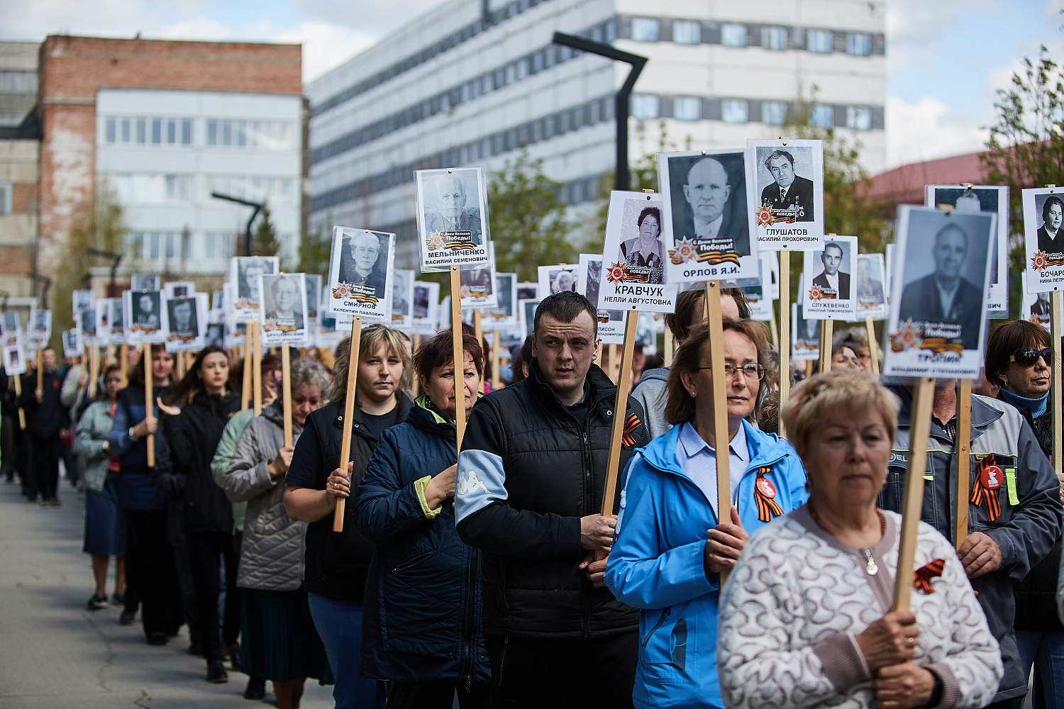 Бессмертный полк прошел на ЭЛСИБе