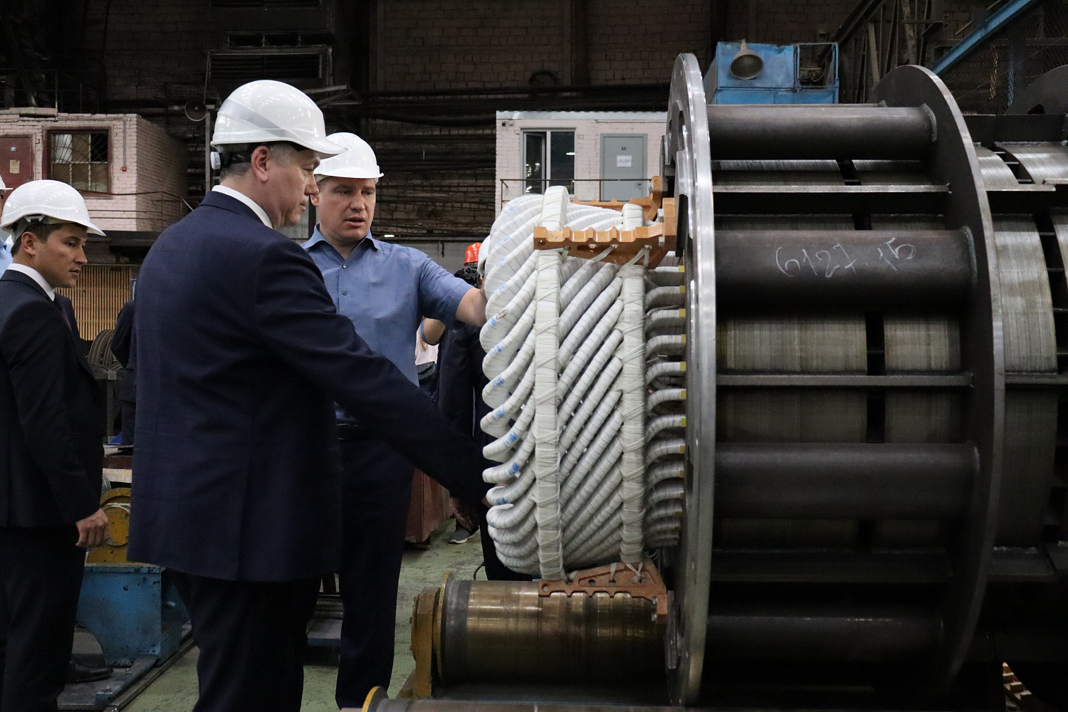 НПО «ЭЛСИБ» посетил губернатор Новосибирской области Андрей Травников