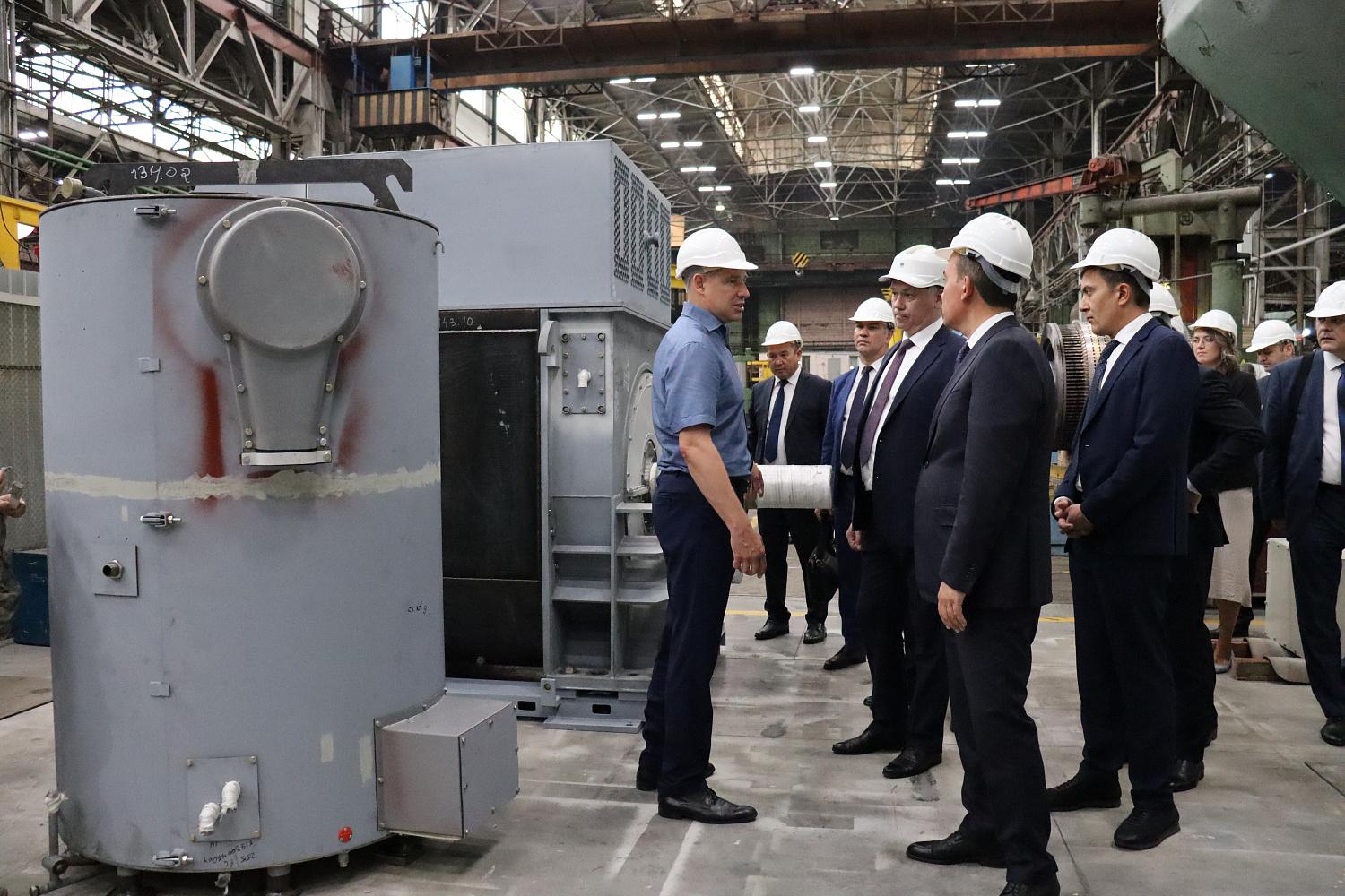 НПО «ЭЛСИБ» посетил губернатор Новосибирской области Андрей Травников